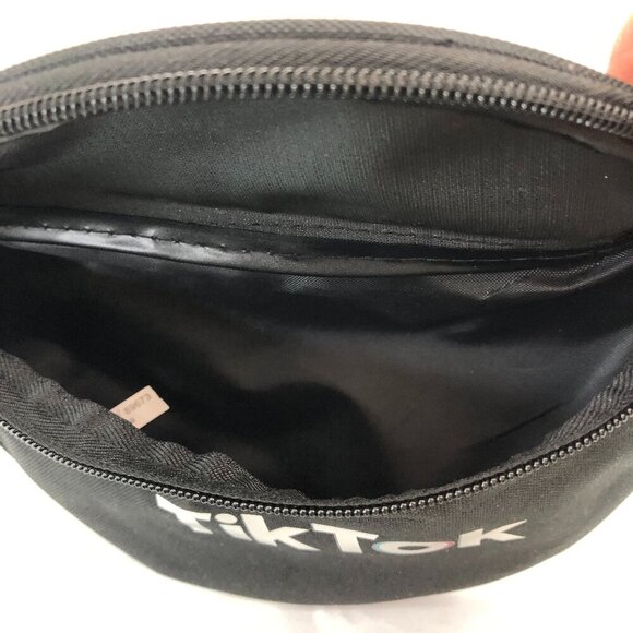 TikTok Black Adjustable Fanny Pack - Picture 4 of 5